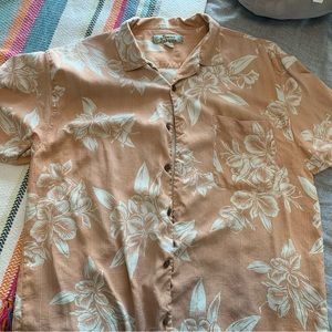 Tommy Bahama Hawaiian shirt size large. Vintage very good condition no flaws.